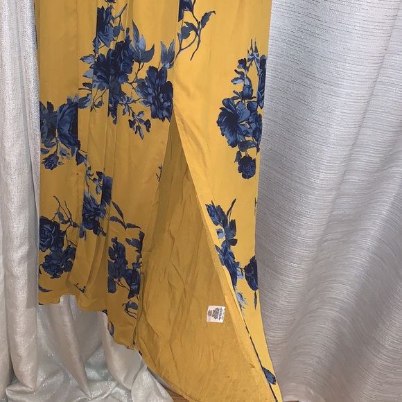 Chelsea28 Floral Print Faux Wrap Maxi Dress size S - Picture 7 of 7